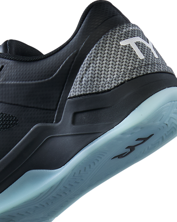 ::005 Black/Carbon