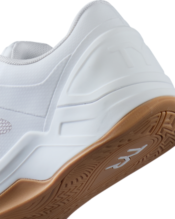 ::543 White/Gum