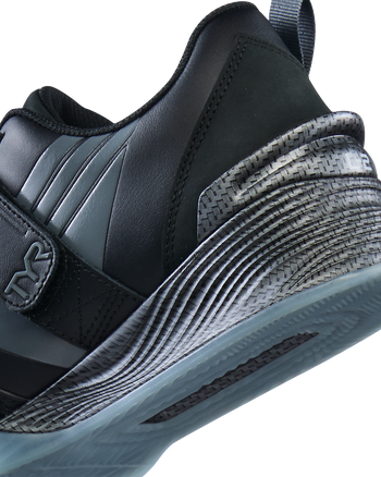 ::005 Black/Carbon